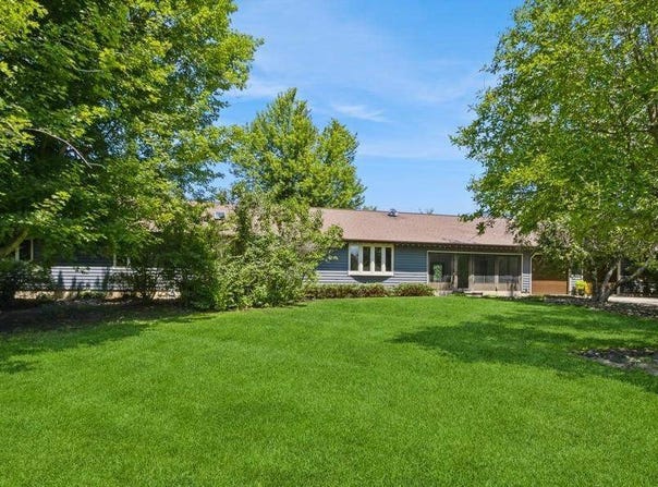 3946 Spring St NE, IA 52333