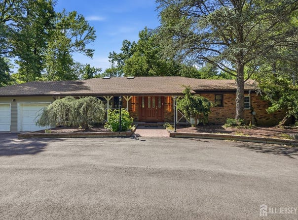 109 NE FRESH PONDS ROAD, South Brunswick, NJ 08831