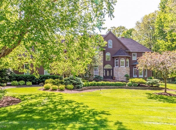 260 Grey Fox Run, Bentleyville, OH 44022