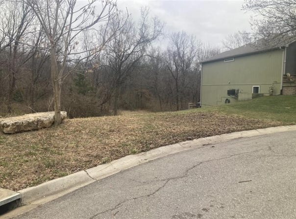 4205 S Shrank Court, Independence, MO 64055