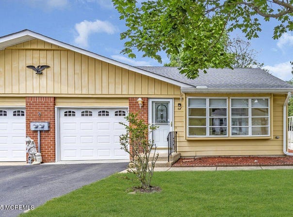6 Quaker Lane, Whiting, NJ 08759