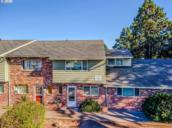 1802 NE HOGAN Dr, Gresham, OR 97030