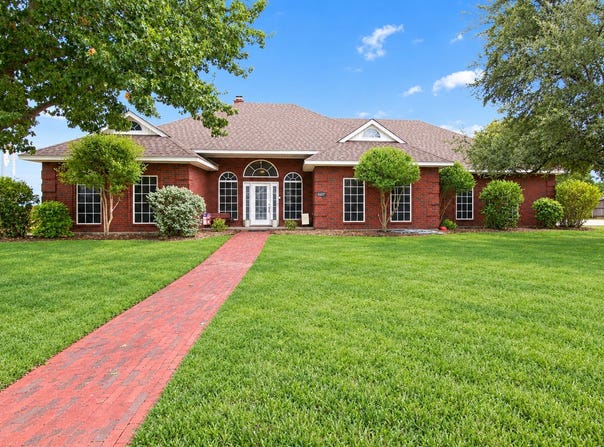 1607 N Park Drive, Bowie, TX 76230