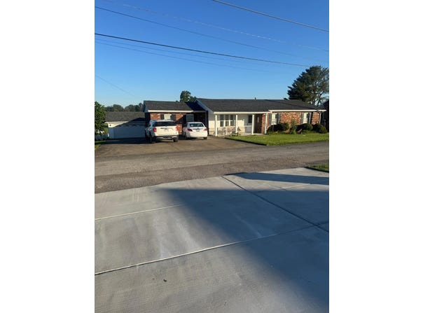 83 Sunset Drive, Milton, WV 25541