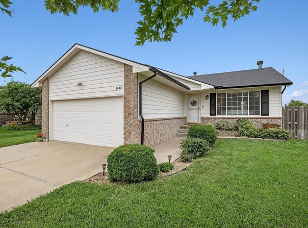 1440 E Sunset Ct, Goddard, KS 67052-8532