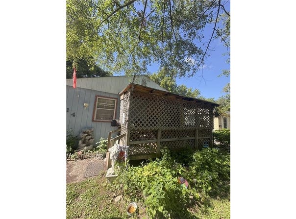 314 W Insley Avenue, Bonner Springs, KS 66012