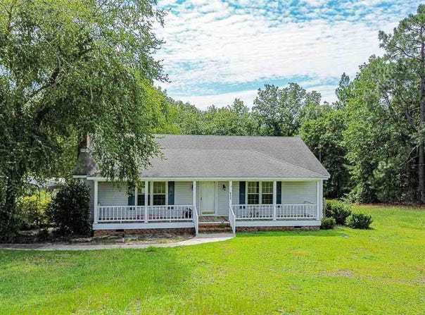 613 W Old Camden Rd, Hartsville, SC 29550-9208