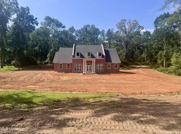 115 Laurelwood Trail Road, Mendenhall, MS 39114
