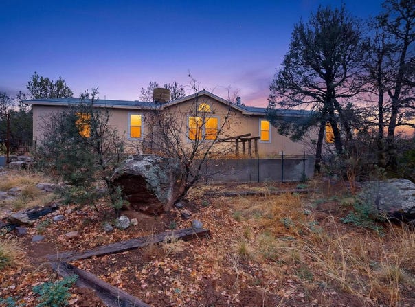 82 Jesse James Road, Edgewood, NM 87015