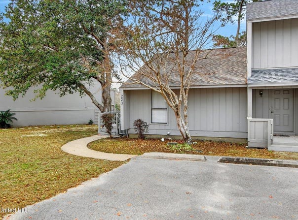 223 Highpoint Drive, Diamondhead, MS 39525