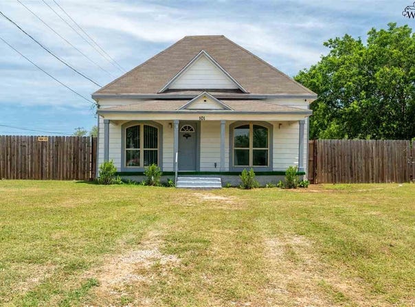 101 S WALNUT STREET, Petrolia, TX 76377