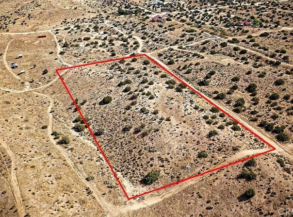 25200 Mountain View Road, Apple Valley, CA 92308