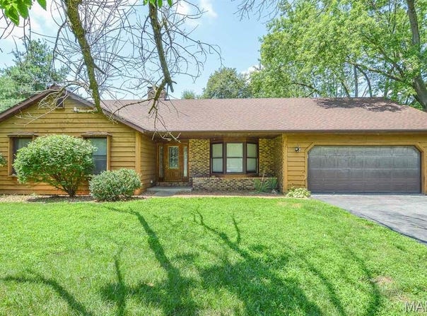 711 Cheshire Road, Troy, IL 62294