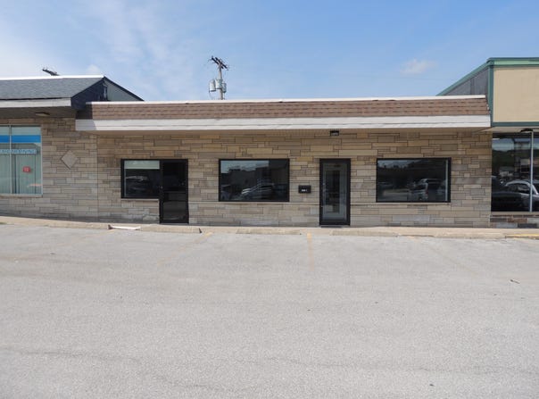 1608 Lincolnway, Valparaiso, IN 46383