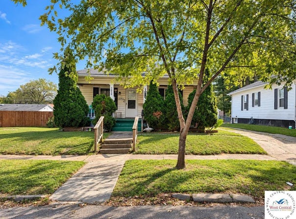 1409 S Stewart Avenue, Sedalia, MO 65301