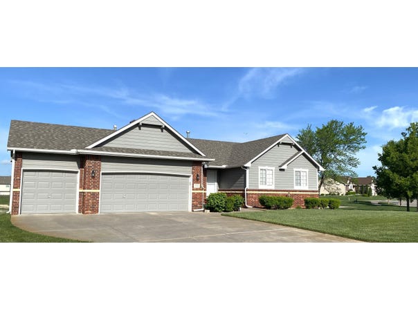12301 E Zimmerly Ct, Wichita, KS 67207