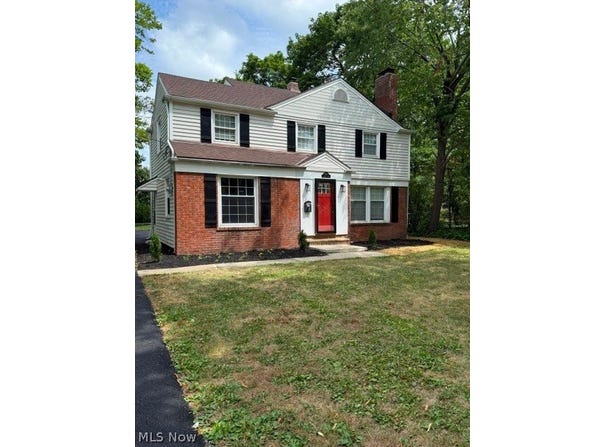 19013 Chagrin Boulevard, Shaker Heights, OH 44122