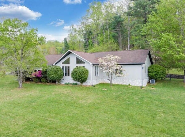 6925 Shaver RD, Roanoke, VA 24018