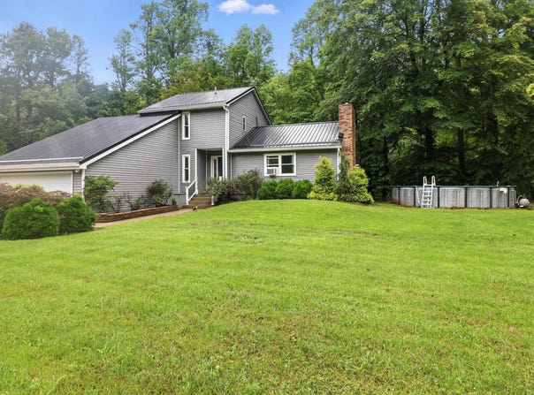 8978 Hurricane Creek Road, Winfield, WV 25213