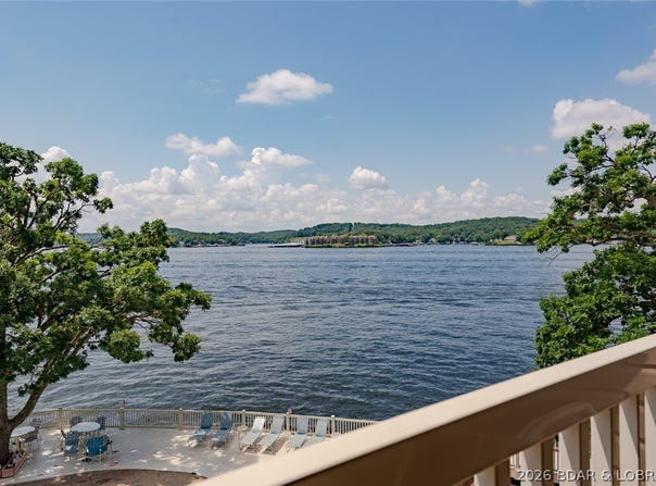 395 Barba Le Lane, Lake Ozark, MO 65049
