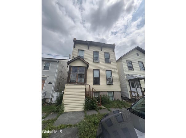 668 3rd Avenue, Troy, NY 12182