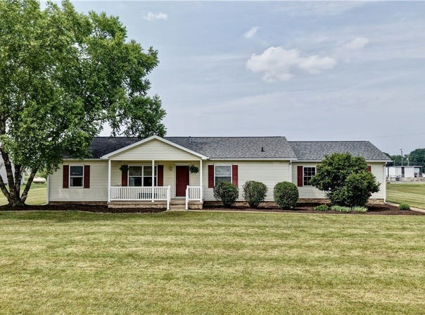 5075 State Route 250 NW, Beach City, OH 44608