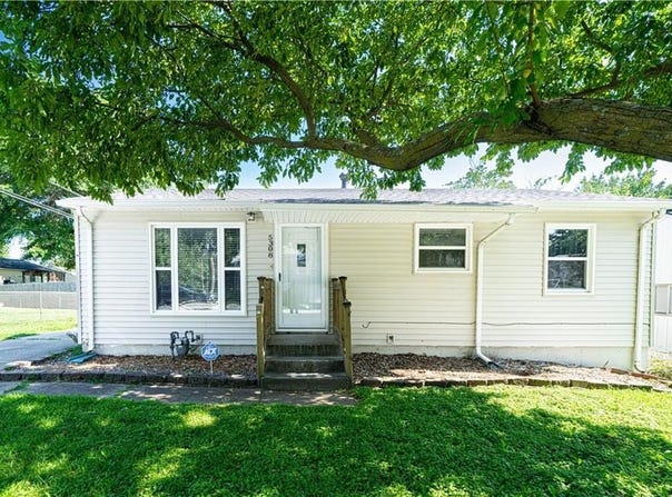 5308 Redwood Lane, St Joseph, MO 64503