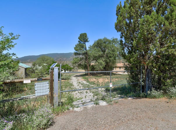 210 RINCON LOOP Road, Tijeras, NM 87059