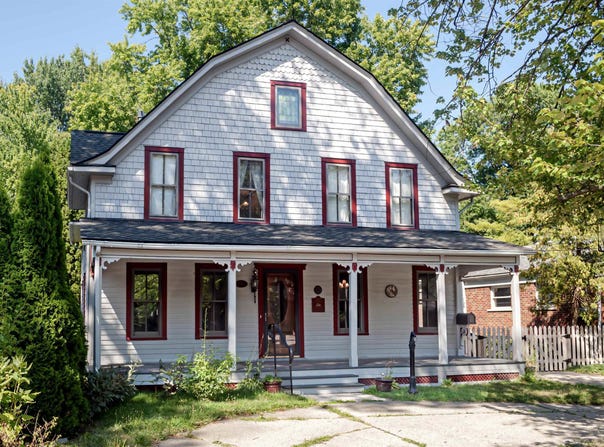 194 Moross Road, Grosse Pointe Farms, MI 48236