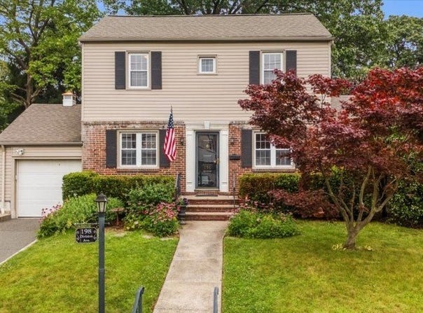196-198 Division Ave, Belleville Twp., NJ 07109-2129