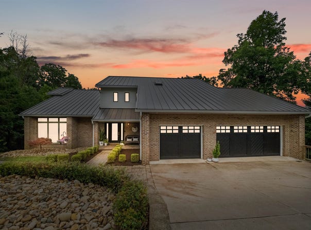 137 Summit Ridge Road, Hurricane, WV 25526