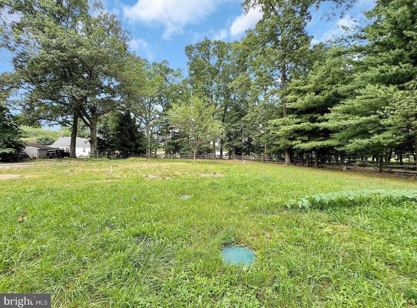 744 FAIRVIEW Drive, HANOVER, PA 17331