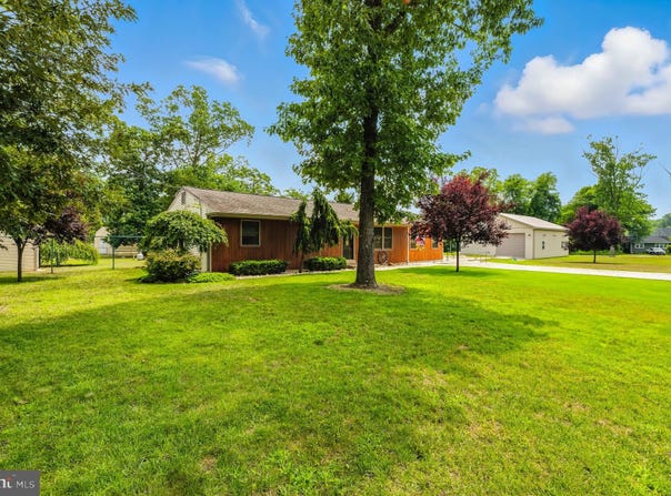 1140 ARBUTUS AVENUE, WILLIAMSTOWN, NJ 08094