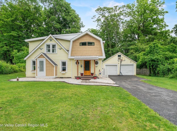 8 Church Street, Napanoch, NY 12458