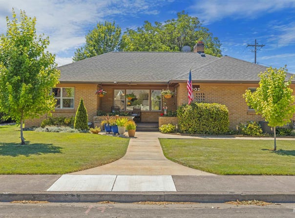1002 15th Ave., Lewiston, ID 83501-3725