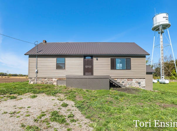 4691 County Farm Road, Greenville, MI 48838