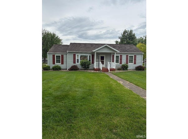 489 NE D. street, Linton, IN 47441