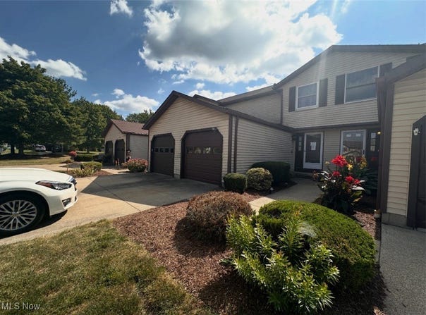 656 Topaz Lane, Brunswick Hills, OH 44212