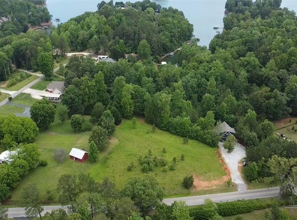 9015 Fairview Church Road, Seneca, SC 29672
