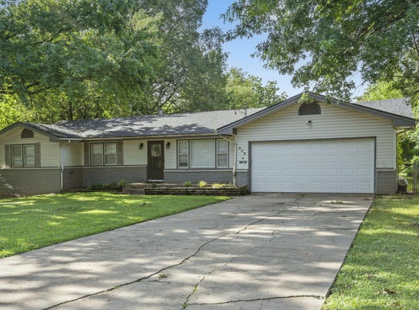 938 E Lindberg Street, Springfield, MO 65807