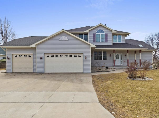 2155 COTTONWOOD Drive, MENASHA, WI 54952-8603