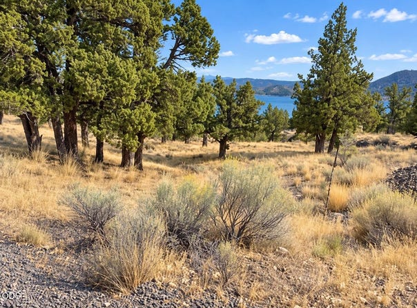 SE Davis Way, Prineville, OR 97754