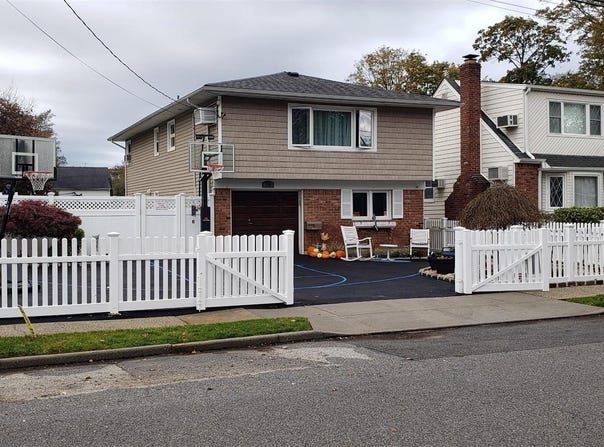 760 Silver Lake Place, Baldwin, NY 11510