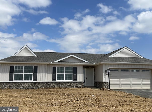 409 LAVENDER LANE, LEBANON, PA 17042