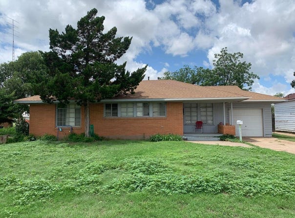 205 N Donley Ave, Tulia, TX 79088