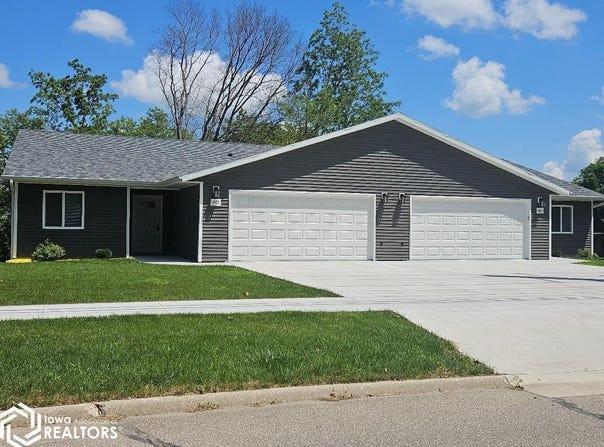 1405 13th Avenue, Belle Plaine, IA 52208