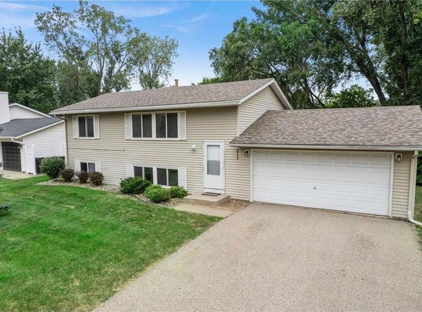 2115 Cliffview Drive, Eagan, MN 55122