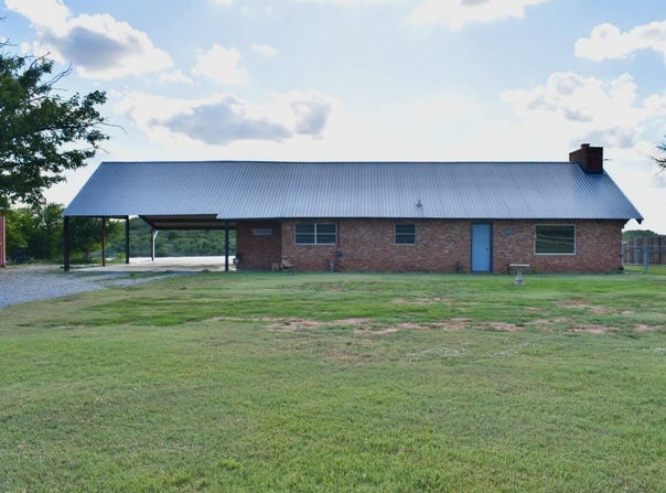 364 Wharton Drive, Seymour, TX 76380