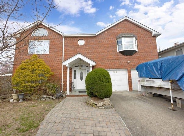 708 Park Lane, Cedarhurst, NY 11516