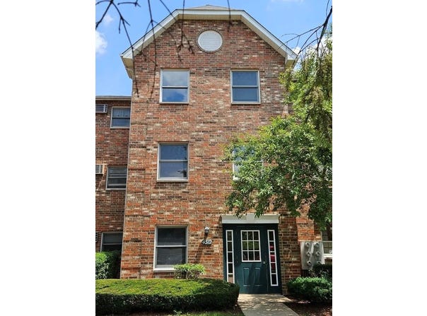 4312 W Shamrock Lane, McHenry, IL 60050